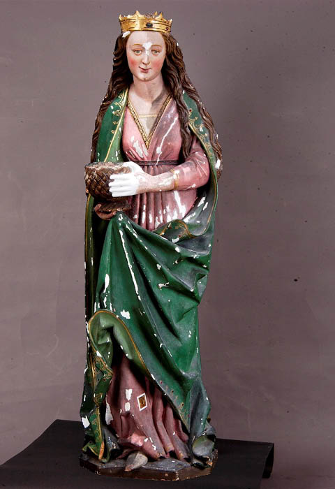 Hilber Restaurierung, München, Joseph Hilber. Gefasste gotische Skulptur der Heiligen Dorothea. Frontalansicht der gesamten Figur vor der Restaurierung.